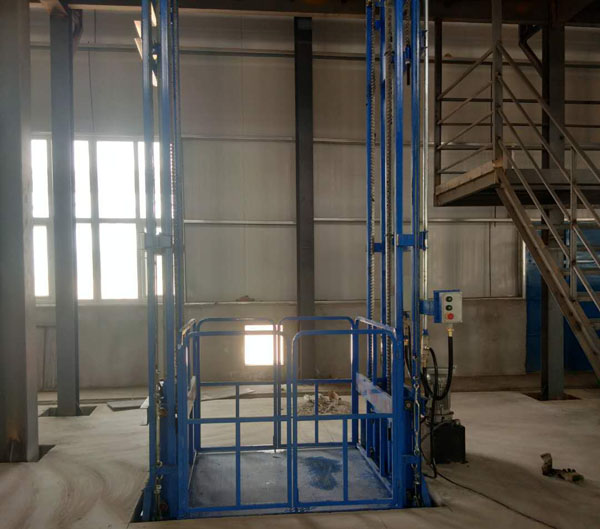 升降貨梯 導(dǎo)軌鏈條式升降貨梯(圖1) 202006081458088262.jpg