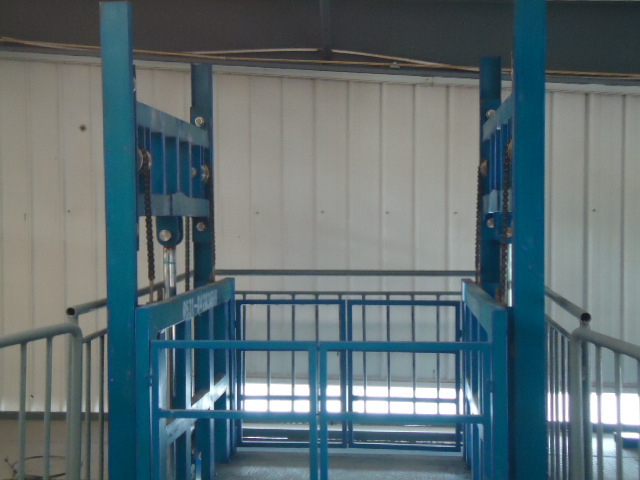 導軌式升降貨梯的優(yōu)勢(圖2) 導軌式升降貨梯的優(yōu)勢(圖2)